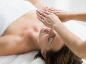 What Really Happens During a Reiki Session